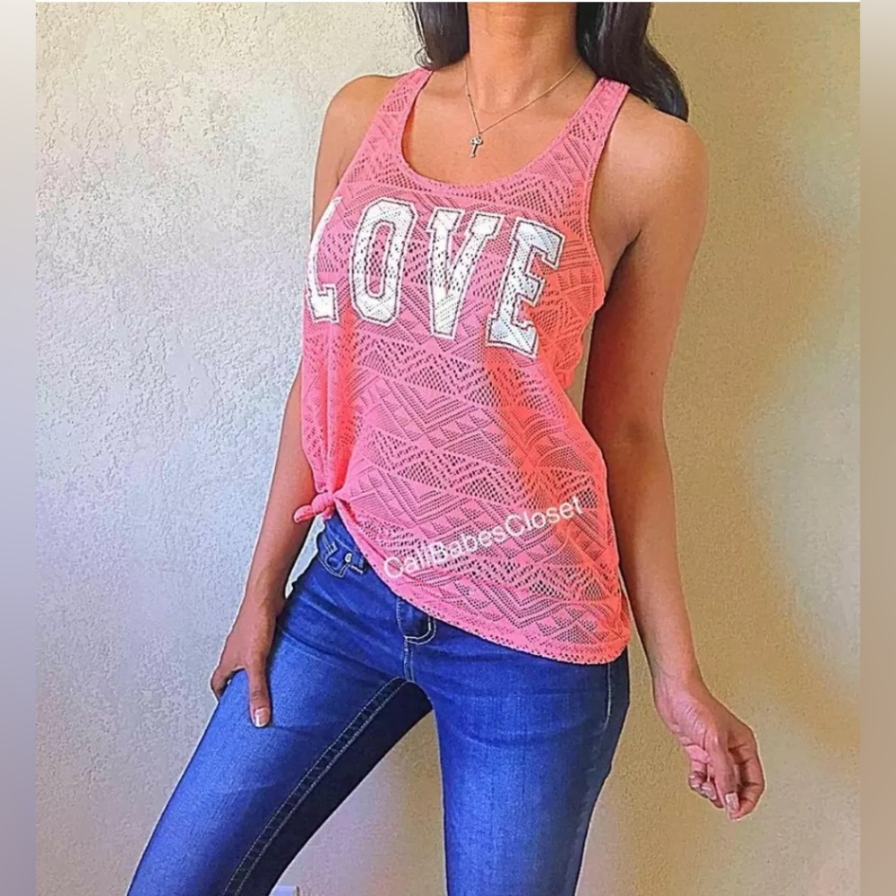 🌸🌸2/$30 🌸🌸NEW Coral White LOVE Tank Top Loose Geo Print 510